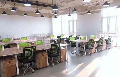 海淀上地辉煌国际200平办公楼租赁 采光无遮挡，交通便利，户型方正